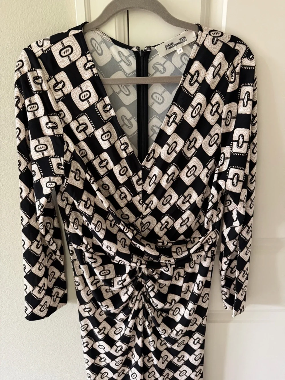 Diane Von Furstenberg Black and Cream Ruched Jersey Midi Dress size 12 - Picture 7 of 12